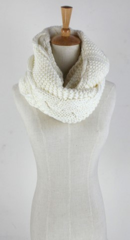 GK1951  Knitted Scarf