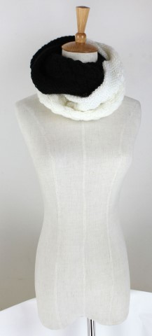 GK1964  Knitted Scarf